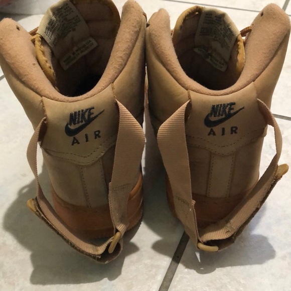 Tan Jordans size 6.5 - Picture 3 of 5